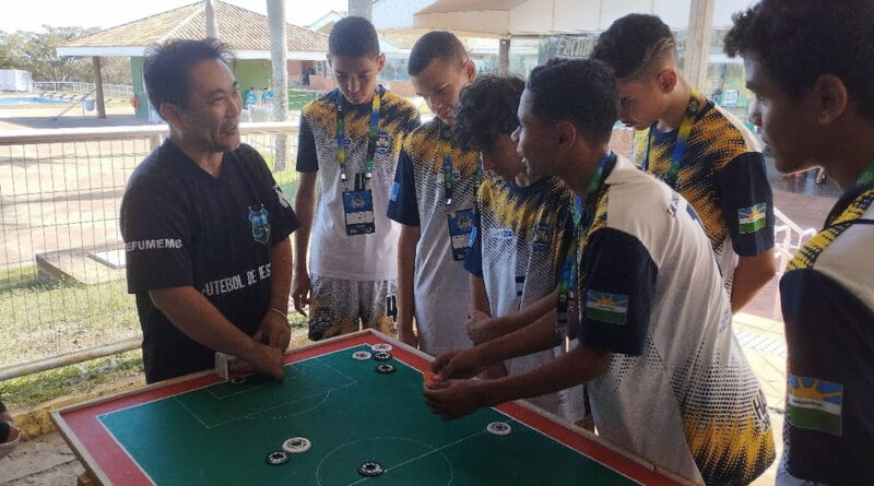 UFGD promove oficina de futebol de mesa para a comunidade acadêmica em Dourados